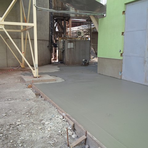 Venkovní beton Třinec - betonáž